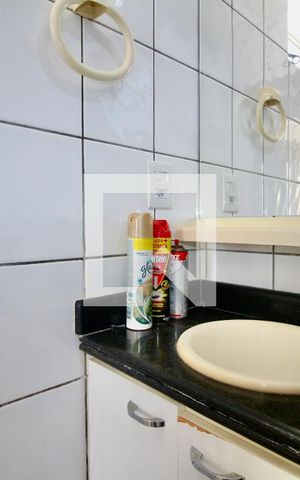 Apartamento para alugar com 78m², 2 quartos e sem vaga Apartamento para alugar com 78m², 2 quartos e sem vagaBanheiro do Quarto 2