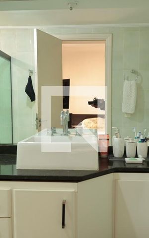Apartamento à venda com 154m², 3 quartos e 2 vagasBanheiro da Suíte 1