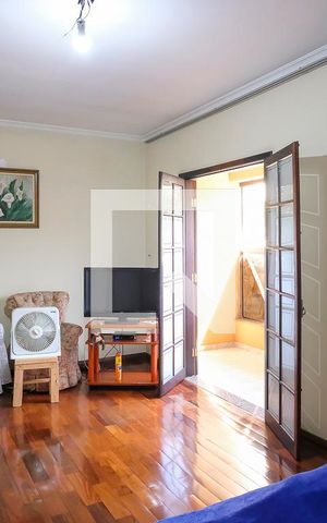 Casa à venda com 180m², 3 quartos e 3 vagasSuíte