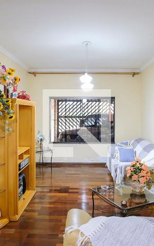 Casa à venda com 180m², 3 quartos e 3 vagasSala