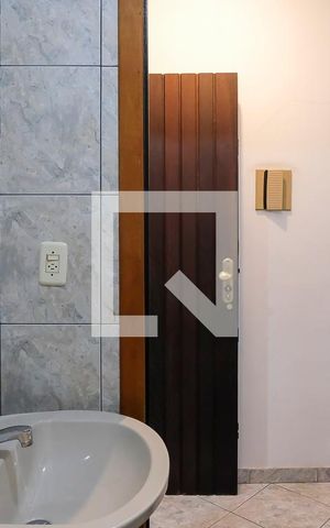 Casa à venda com 180m², 3 quartos e 3 vagasBanheiro área de serviço