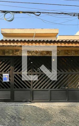 Casa à venda com 180m², 3 quartos e 3 vagasFachada + plaquinha