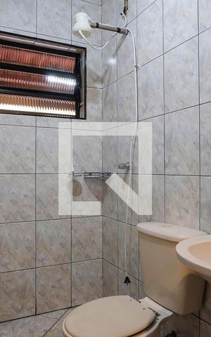 Casa à venda com 180m², 3 quartos e 3 vagasBanheiro área de serviço