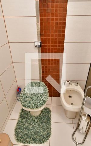 Casa à venda com 1090m², 3 quartos e 4 vagasBanheiro do Salão Festa