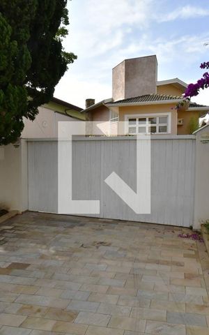 Casa à venda com 1090m², 3 quartos e 4 vagasFachada