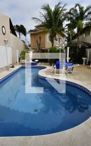 Casa à venda com 1090m², 3 quartos e 4 vagasPiscina