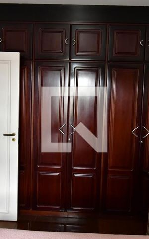 Casa à venda com 1090m², 3 quartos e 4 vagasQuarto 1 - Armários