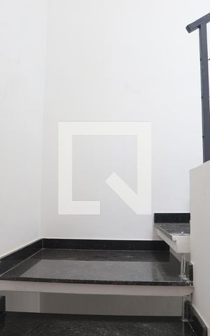 Casa à venda com 160m², 3 quartos e 2 vagasEscada