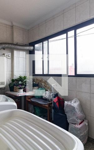 Apartamento à venda com 123m², 3 quartos e 3 vagas Apartamento à venda com 123m², 3 quartos e 3 vagasLavanderia