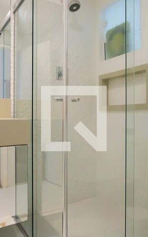 Casa à venda com 380m², 5 quartos e 6 vagasBanheiro da suíte 4