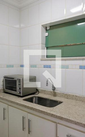 Casa à venda com 380m², 5 quartos e 6 vagasCozinha de serviço