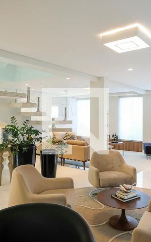 Casa à venda com 380m², 5 quartos e 6 vagasSala