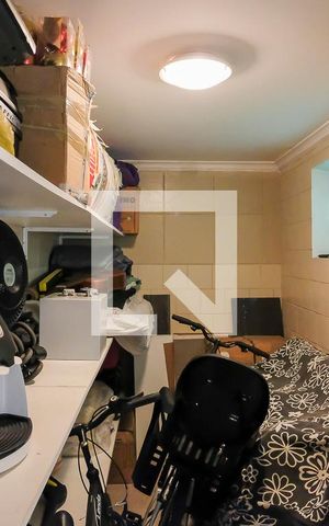 Casa à venda com 380m², 5 quartos e 6 vagasQuarto de serviço