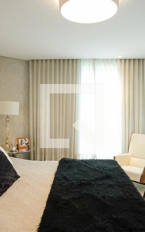 Casa à venda com 380m², 5 quartos e 6 vagasSuíte 1