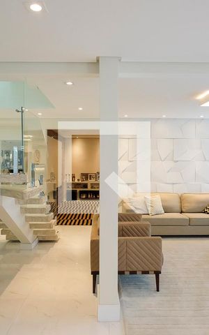 Casa à venda com 380m², 5 quartos e 6 vagasSala