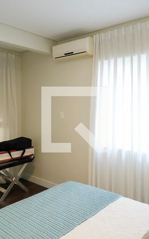 Casa à venda com 380m², 5 quartos e 6 vagasSuíte 4