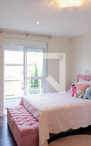 Casa à venda com 380m², 5 quartos e 6 vagasSuíte 2
