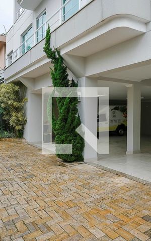 Casa à venda com 380m², 5 quartos e 6 vagasGaragem