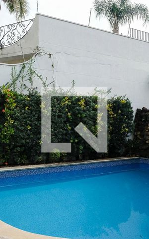 Casa à venda com 380m², 5 quartos e 6 vagasPiscina