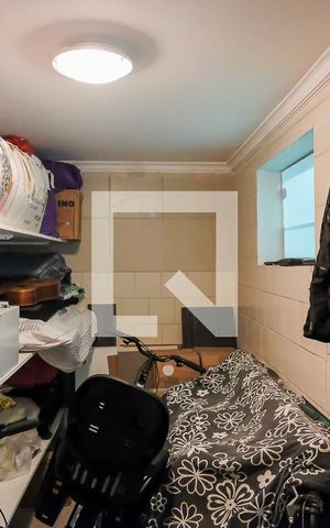 Casa à venda com 380m², 5 quartos e 6 vagasQuarto de serviço