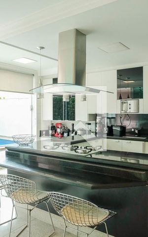 Casa à venda com 380m², 5 quartos e 6 vagasCozinha