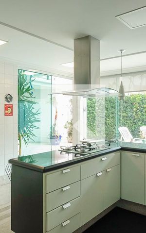 Casa à venda com 380m², 5 quartos e 6 vagasCozinha