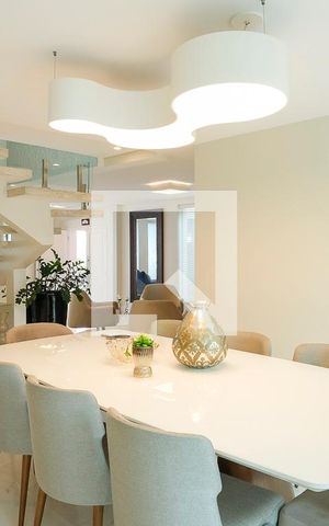 Casa à venda com 380m², 5 quartos e 6 vagasSala de jantar