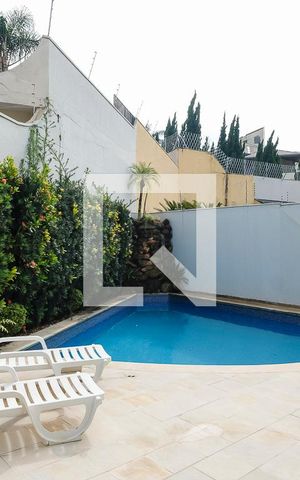 Casa à venda com 380m², 5 quartos e 6 vagasPiscina