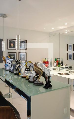 Casa à venda com 380m², 5 quartos e 6 vagasSala