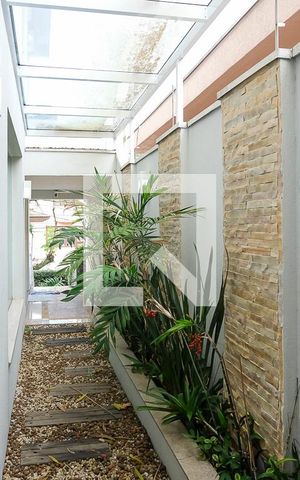 Casa à venda com 380m², 5 quartos e 6 vagasCorredor entrada