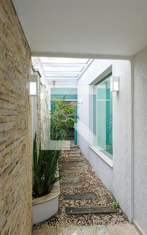 Casa à venda com 380m², 5 quartos e 6 vagasCorredor entrada