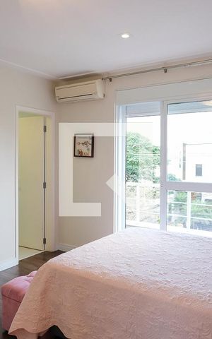 Casa à venda com 380m², 5 quartos e 6 vagasSuíte 2
