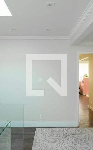 Casa à venda com 380m², 5 quartos e 6 vagasCorredor dos quartos