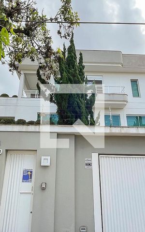 Casa à venda com 380m², 5 quartos e 6 vagasFachada + plaquinha