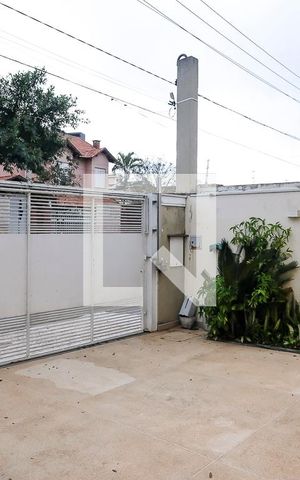 Casa à venda com 396m², 4 quartos e 4 vagas Casa à venda com 396m², 4 quartos e 4 vagasGaragem