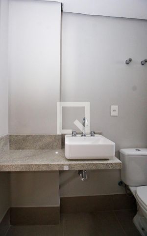 Apartamento à venda com 181m², 4 quartos e 3 vagasBanheiro da Suíte 1
