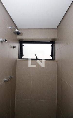Apartamento à venda com 181m², 4 quartos e 3 vagasBanheiro da Suíte 2