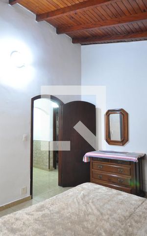 Casa à venda com 200m², 3 quartos e 3 vagasQuarto Suíte