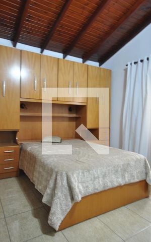 Casa à venda com 200m², 3 quartos e 3 vagasQuarto Suíte