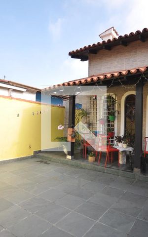 Casa à venda com 200m², 3 quartos e 3 vagasQuintal