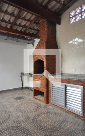 Casa à venda com 200m², 3 quartos e 3 vagasChurrasqueira