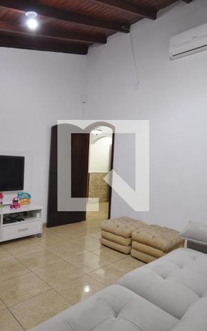 Casa à venda com 200m², 3 quartos e 3 vagasSala