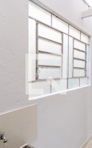 Casa para alugar com 60m², 1 quarto e 1 vagaÁrea de Serviço