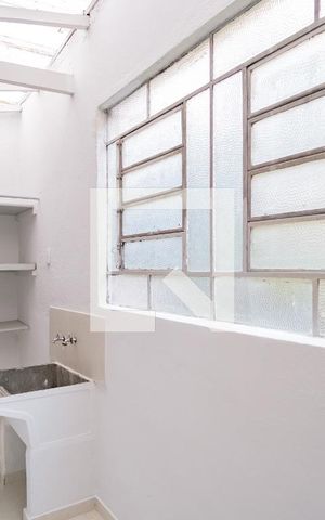 Casa para alugar com 60m², 1 quarto e 1 vagaÁrea de Serviço