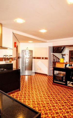 Casa de condomínio à venda com 442m², 4 quartos e 6 vagasCozinha