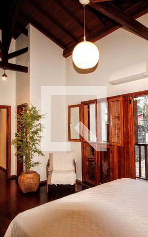 Casa de condomínio à venda com 442m², 4 quartos e 6 vagasquarto 2