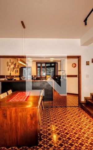Casa de condomínio à venda com 442m², 4 quartos e 6 vagasSala de Jantar