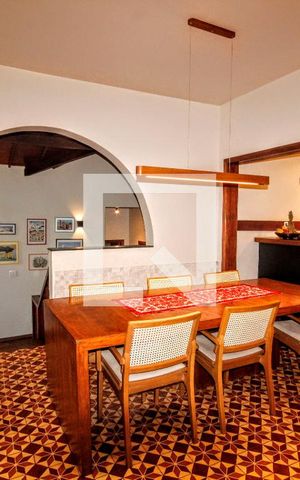 Casa de condomínio à venda com 442m², 4 quartos e 6 vagasSala de Jantar