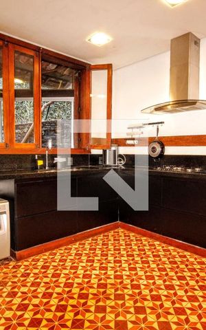 Casa de condomínio à venda com 442m², 4 quartos e 6 vagasCozinha