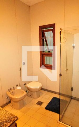 Casa de condomínio à venda com 442m², 4 quartos e 6 vagasbanheiro 1